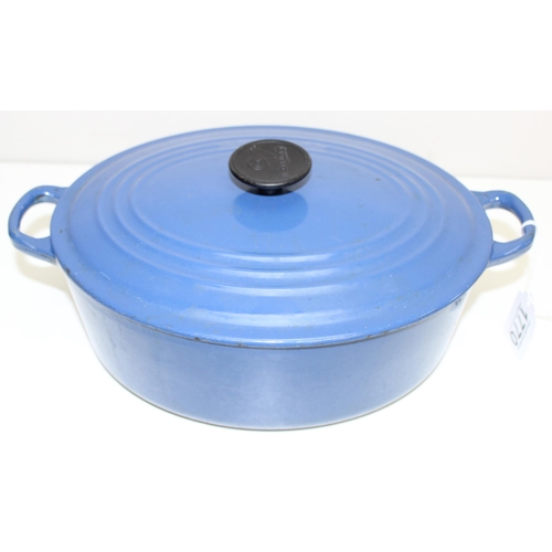 1770 - 3 vintage pieces of Le Creuset cast iron cookware, all in blue enamel, to incl size 30 & 27 casserol... 