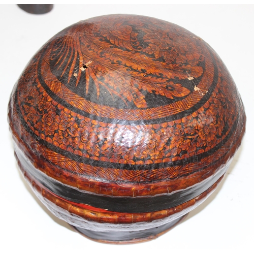 1791 - Assorted African and Oriental carved wooden figures, a lacquered dome topped bowl etc