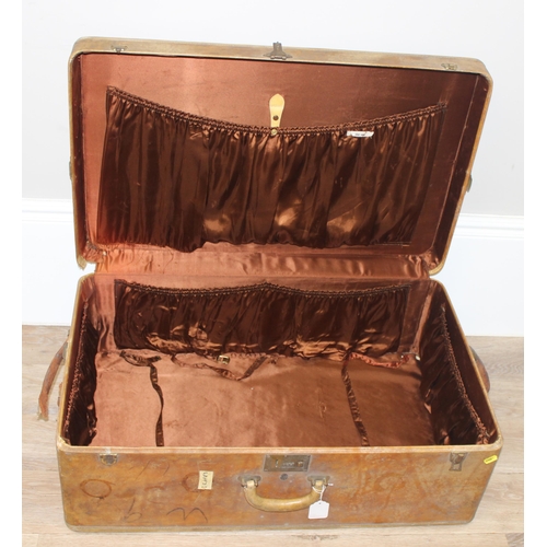 322 - 2 vintage cases, one by Rauchback of Newark NJ, the other unbranded but a wardrobe case, the largest... 