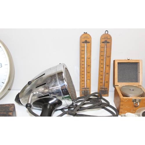 724 - Mix of miscellaneous items to incl Osgarset setting dryer, vintage wall clock, wine thermometer, mic... 