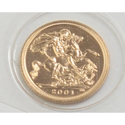 1252 - Gold Coins - Half Sovereign - 2001 Queen Elizabeth II uncirculated coin, with red box