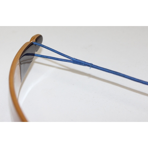 1422 - 2 recurve archery bows by Greencat 'clubmaster' longest approx 164cm