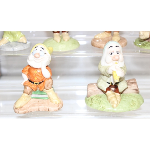 1667 - Royal Doulton figures of Snow White & The 7 Dwarfs (2 of Dopey but different designs), all with orig... 