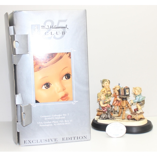 1673 - 2002 limited edition #0827 of 2500 M.I. Hummel Club 25th Anniversary “Picture Perfect” figurine of 3... 