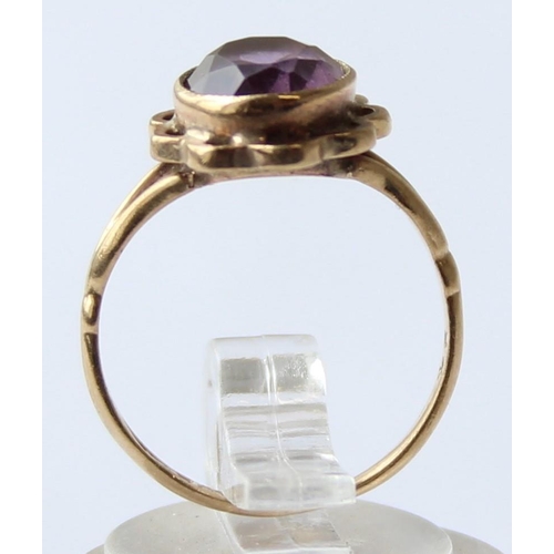 1122 - A vintage 9ct gold and amethyst set ring, marked and XRF confirmed, approx size J, approx 2.24g gros... 