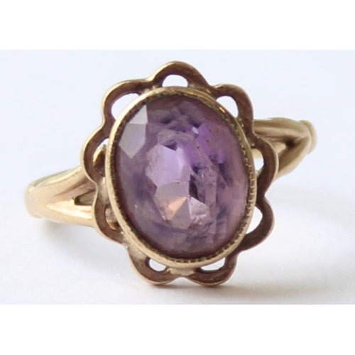 1122 - A vintage 9ct gold and amethyst set ring, marked and XRF confirmed, approx size J, approx 2.24g gros... 