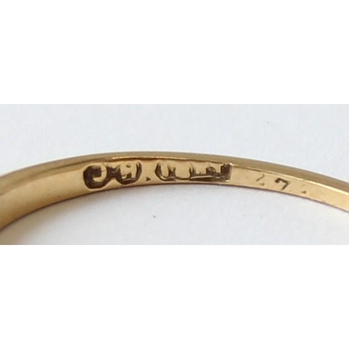 1127 - A vintage 18ct gold ring set with 5 graduated diamonds, indistinctly marked but XRF confirmed, appro... 