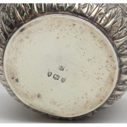 1014 - A Victorian silver bowl with pierced rim and embossed decoration, London 1893 by Edward Hutton, appr... 