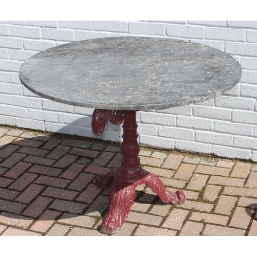 388 - A Victorian style cast aluminium garden table and chairs, burgundy painted finish, the table with ro... 