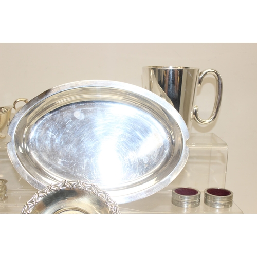 1058 - Qty of silver-plated items to incl serving tray, gravy boat, serving spoon, tureen etc, approx 6.4kg... 