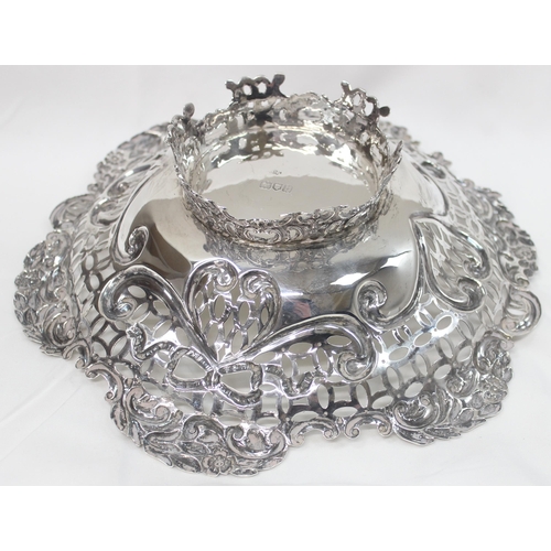 1041 - A large Victorian pierced solid silver pierced bowl, London 1897 by Charles Boyton II, approx 25cm i... 