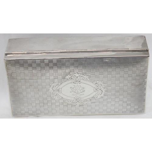 1043 - A vintage silver cigarette box with engraved checkerboard top, marked for Birmingham 1925 by Joseph ... 