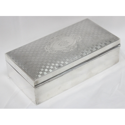 1043 - A vintage silver cigarette box with engraved checkerboard top, marked for Birmingham 1925 by Joseph ... 