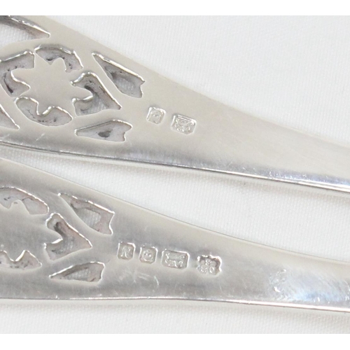 1067 - A pair of cast silver grape scissors, London 1987 by David Shaw Silverware, approx 67.92g gross