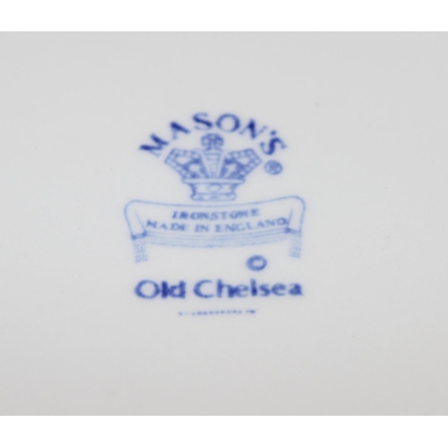 1665 - Qty of Old Chelsea pattern blue and white dinnerware items to incl dinner plates, side plates, bowls... 