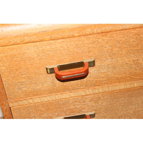 60 - Art Deco period 4 drawer retro chest of drawers with interesting red handles, approx 81cm wide x 44c... 