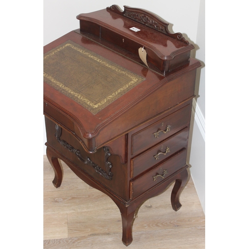 47 - An antique style mahogany davenport writing desk with green leather inset, approx 56cm wide x 55cm d... 