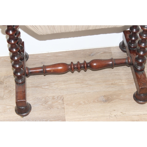 170 - A superb quality Victorian mahogany sewing table with bobbin turned legs and single fitted drawer, w... 