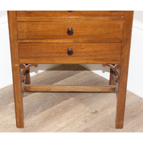 80 - An unusual vintage oak bijouterie cabinet or collectors cabinet with 4 small drawers and glazed top,... 