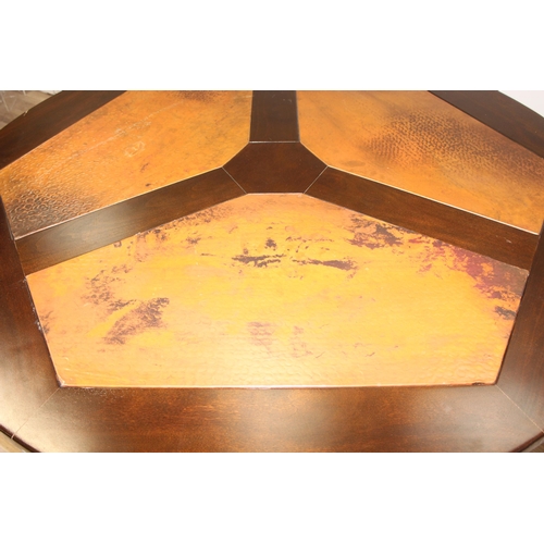 95 - Vintage Art Deco style circular table with pedestal base and hammered copper inlay, approx 152cm W x... 