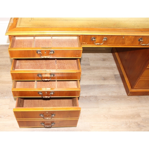 98 - Large antique style twin pedestal desk with leather top, yew wood finish, approx 167cm W x 77cm D x ... 