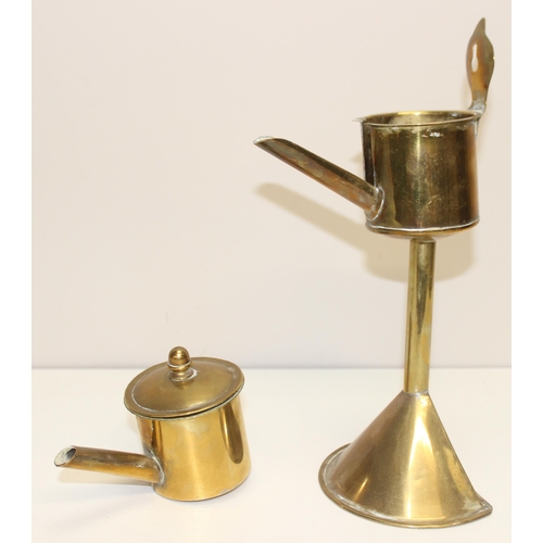 245 - A vintage Dutch brass snotneus oil lamp or lace makers lamp, 19th century, approx 30cm tall