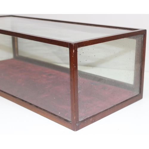 281 - An antique mahogany table top display case with key, approx 55cm wide x 23cm deep x 17cm tall