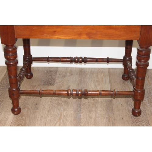 168 - An antique mahogany luggage stand with slatted top and turned legs, approx 65cm wide x 46cm deep x 4... 