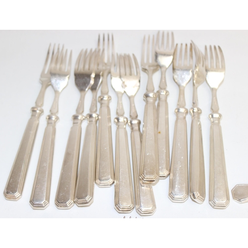 1042 - Large qty of Mappin & Webb silver-plated flatware in the Grecian Athenian pattern, approx 5.9kg gros... 