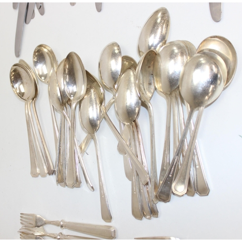 1042 - Large qty of Mappin & Webb silver-plated flatware in the Grecian Athenian pattern, approx 5.9kg gros... 