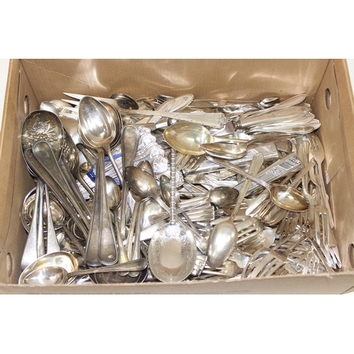 1045 - Qty of mixed silver plated flatware, approx 7kg gross