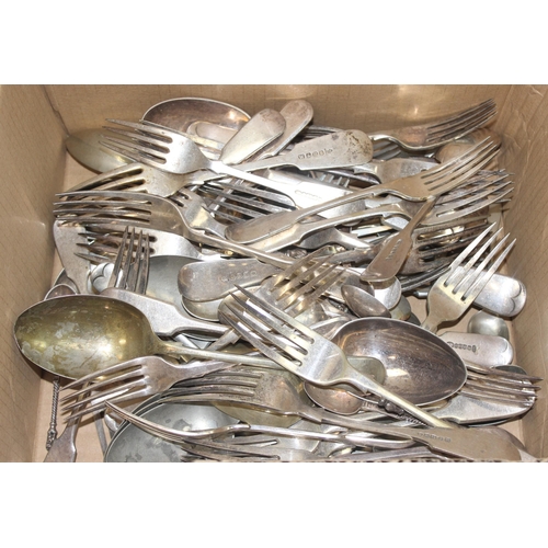 1046 - Qty of mixed silver plated flatware, approx 3.6kg gross