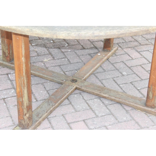 313 - Round teak garden table, 150cm diam x 75cm H