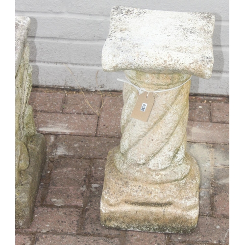 338 - 3 garden items to incl 2 concrete plinths and planter, tallest approx 47cm