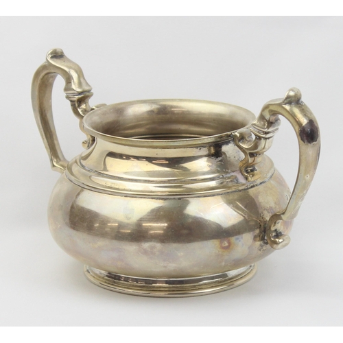 1001 - A vintage silver 2 handled sugar bowl, London 1932 by Edward Barnard & Sons Ltd, approx 15cm wide, a... 