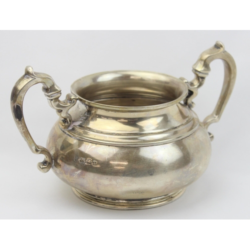 1001 - A vintage silver 2 handled sugar bowl, London 1932 by Edward Barnard & Sons Ltd, approx 15cm wide, a... 