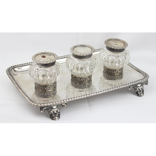 1023 - A superb quality William IV period silver desk stand with 3 silver and cut glass inkwells and pots, ... 