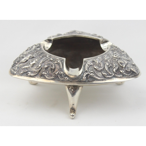 1026 - A vintage Siamese silver ashtray with embossed decoration, approx 10cm wide, marked Siam Sterling an... 