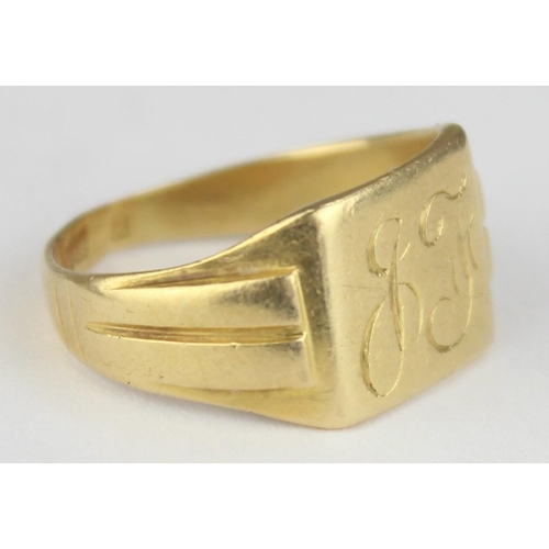 1105 - An 18ct gold signet ring with engraved initials, date letter rubbed but likely late 19th century, ap... 