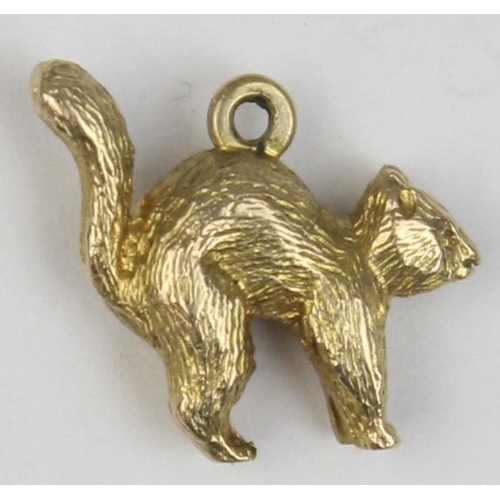 1132 - A vintage 9ct gold pendant or charm formed as a cat, marked and XRF confirmed, approx 2.34g gross