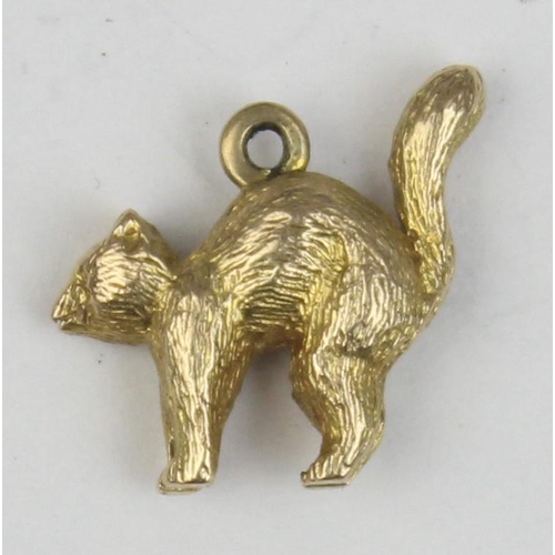 1132 - A vintage 9ct gold pendant or charm formed as a cat, marked and XRF confirmed, approx 2.34g gross