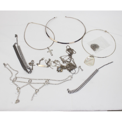 1156 - A large qty of assorted silver jewellery, most pieces marked and all XRF confirmed, with 2 Rowell of... 