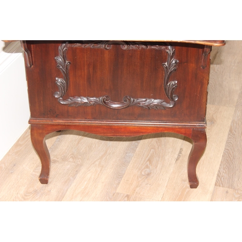 47 - An antique style mahogany davenport writing desk with green leather inset, approx 56cm wide x 55cm d... 