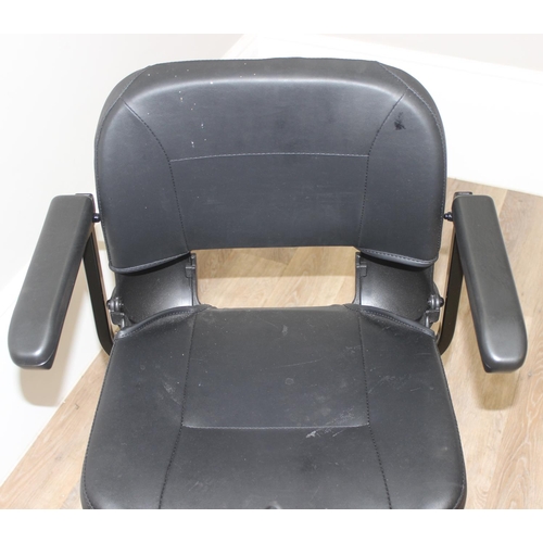 2 - Go-Go Elite Traveller Sport mobility scooter with key and charger, currently running