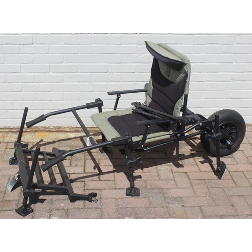 746 - Deluxe Koram feeder chair complete with wheel kit, footplate and tri-feeder arm