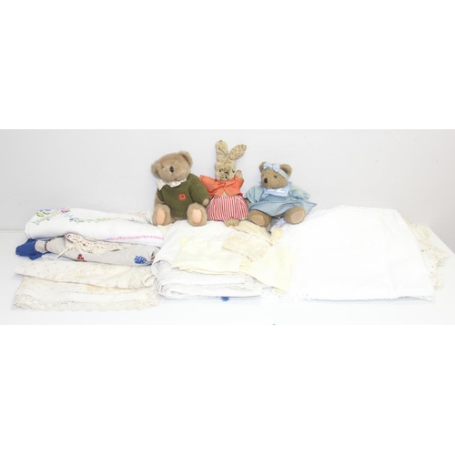 203 - Qty of vintage linen and fabrics and 3 small teddy bears