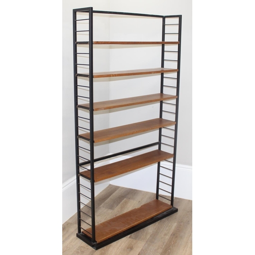 22 - A retro mid-century Ladderax style bookcase with 6 shelves, 10 metal suspension bars and a black pai... 