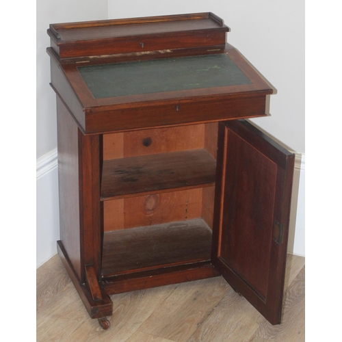 44 - A small vintage mahogany Davenport style desk with inset green leather top, approx 53cm wide x 45cm ... 