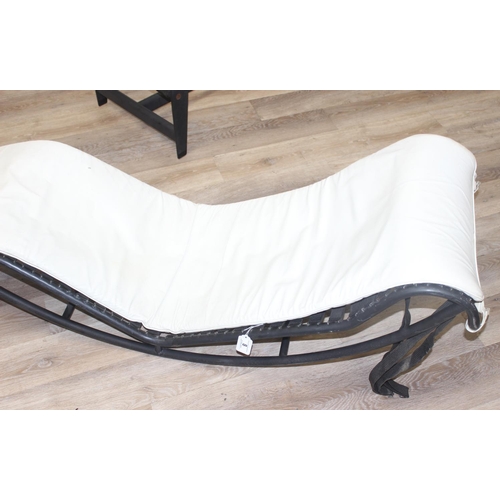 8 - Alivar LC4 chaises longue or lounger with black metal tubular frame and white leather cushion and a ... 