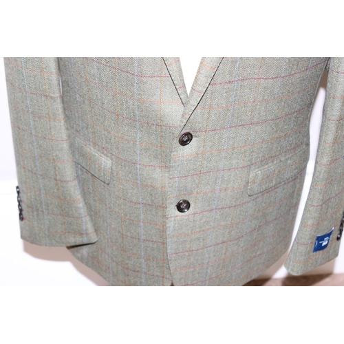 210 - Moss 1851 tweed design tailored fit suit jacket, size 42R